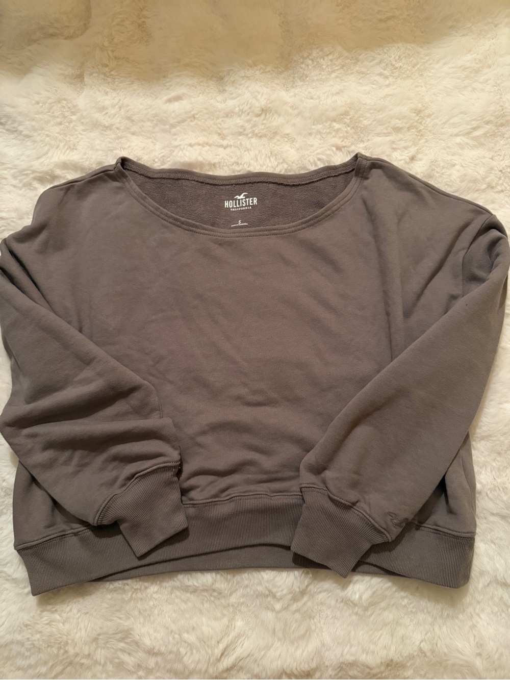 Hollister Women's Cropped Crewneck Sweatshirt - Oatmeal
